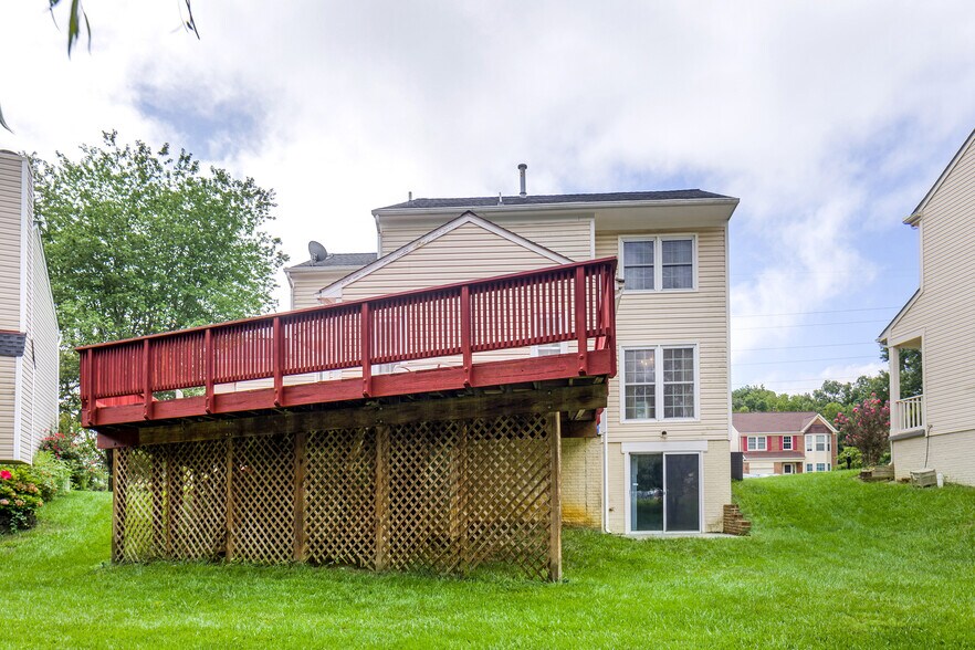 Building Photo - 8010 Old Parsonage Ct