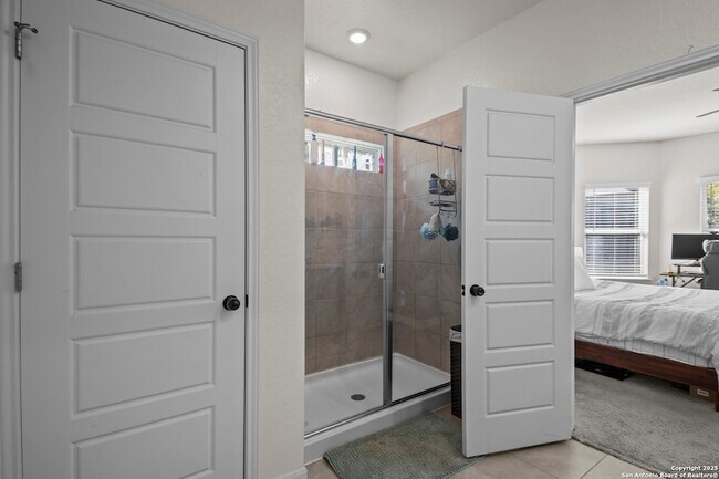 Building Photo - 13044 Louberg Vly