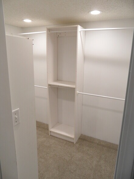 Building Photo - 921 Onondaga St