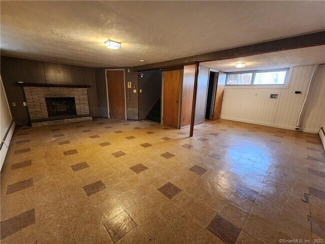 Building Photo - 24 Savi Ave