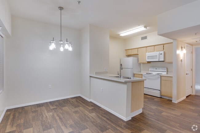 2BR, 2BA - 845SF - Dining Room - Oasis at Mesa Palms Retirement Community