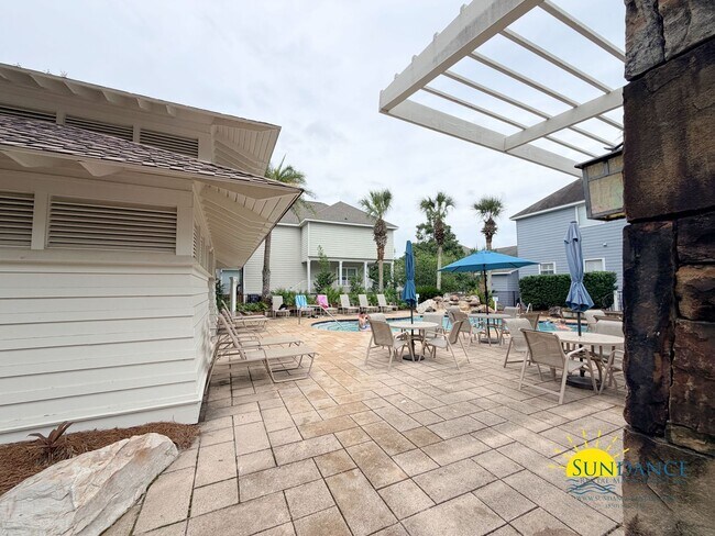 Building Photo - 137 Golf Villa Dr
