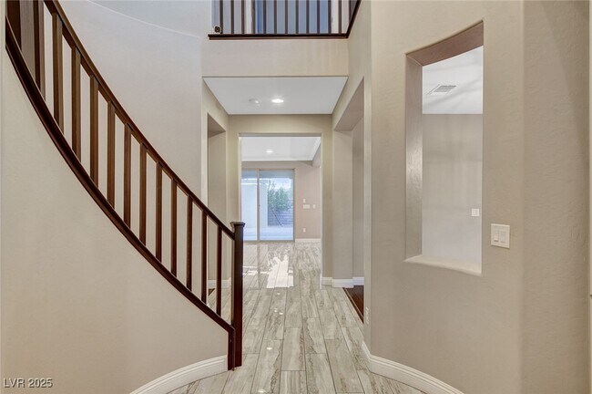 Building Photo - 12217 Nasino Ave