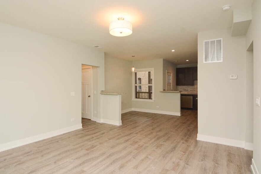 Building Photo - 1147 Maple Ave