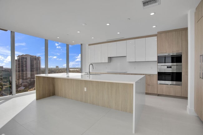 Building Photo - 153 N Seabreeze Blvd