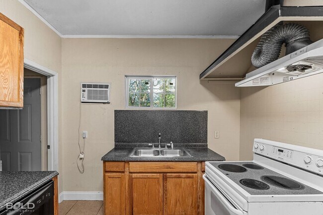 Building Photo - 649-B Merrick Street-