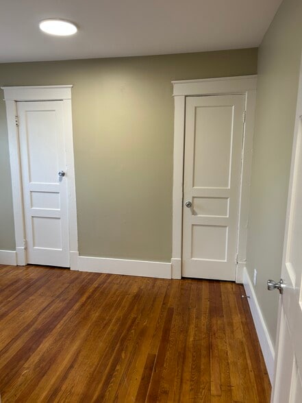 Building Photo - 404 Delaware Ave