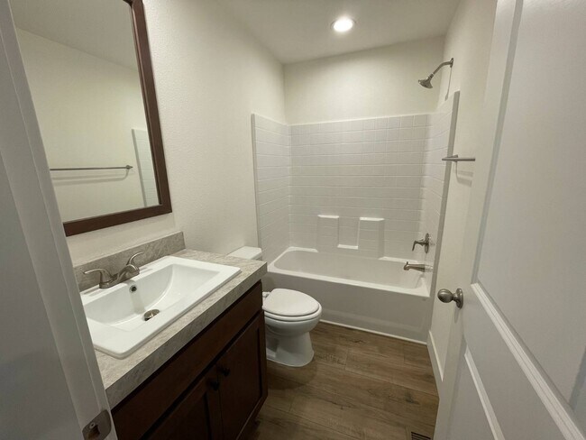 Building Photo - 6656 Pentz Rd