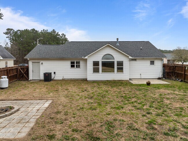 Building Photo - 202 Fairmount Way