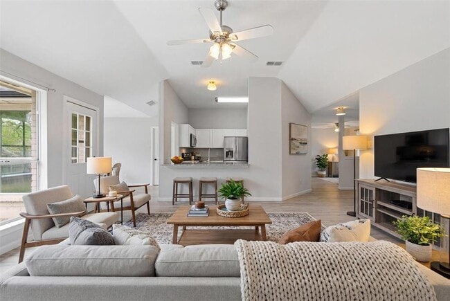 Building Photo - 508 Battlecreek Ln