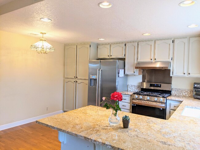 Building Photo - 5815 Northland Terrace