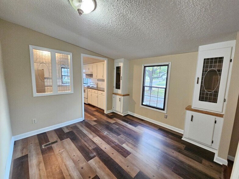 Building Photo - 8363 Raleigh Rd