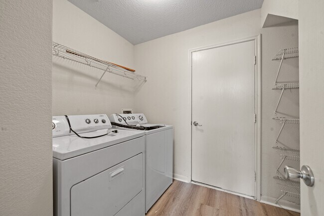 Building Photo - 20719 Fair Castle Dr