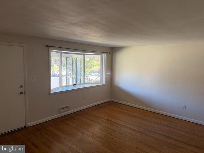 Building Photo - 1117 Linden Ave
