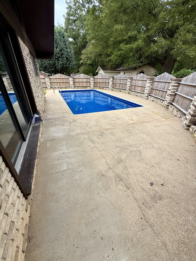 Building Photo - 107 Diamond Dr