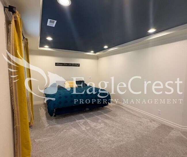 Building Photo - Beautiful Five Bedroom Home with Acreage
