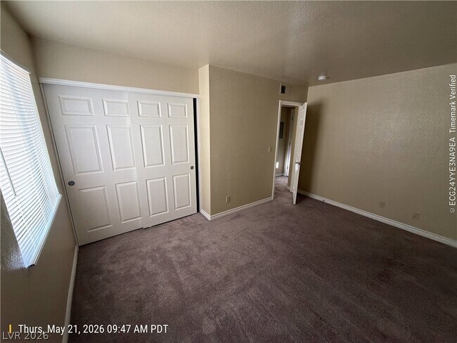 Building Photo - 4450 Sandy River Dr