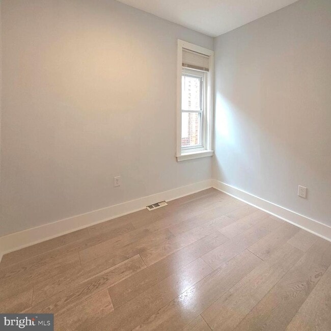 Building Photo - 5515 Catharine St