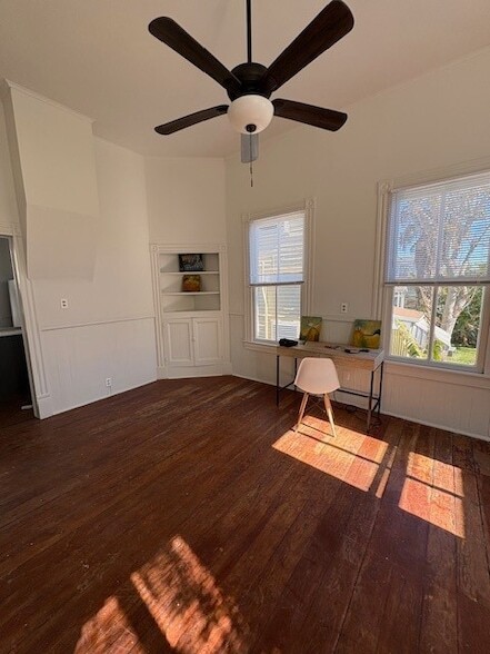 Building Photo - 606 14th St