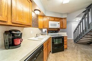 Building Photo - 12755 Mill Ridge Dr