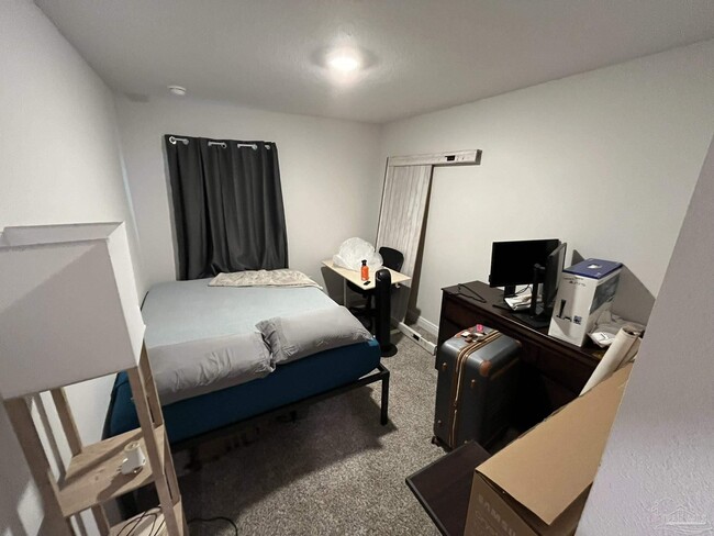 Building Photo - 5749 Stellarjay St