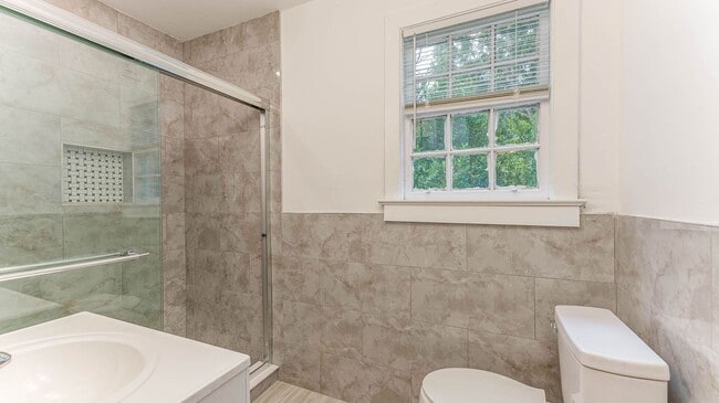 Building Photo - 2 Bedroom 1.5 Bath Townhouse in Wagener Te...