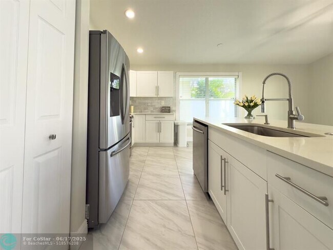 Building Photo - 12204 Sunset Point Cir