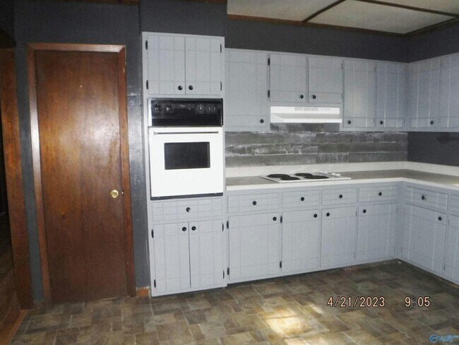 Building Photo - 172 Blair Rd