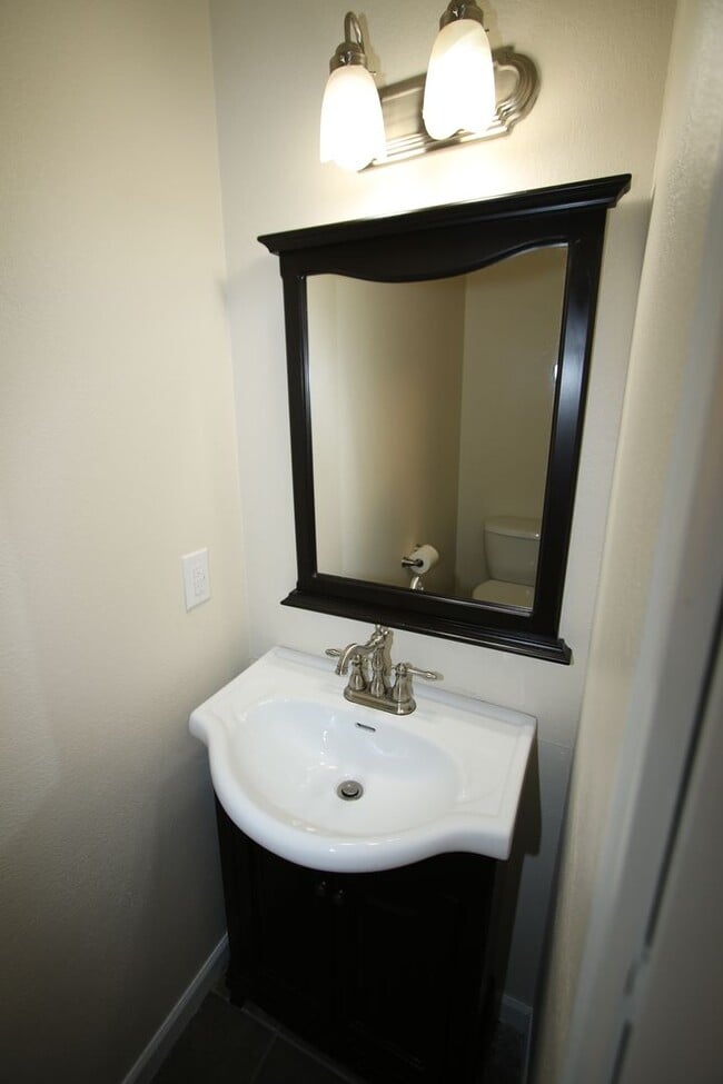 Building Photo - 5941 Keyann Cir