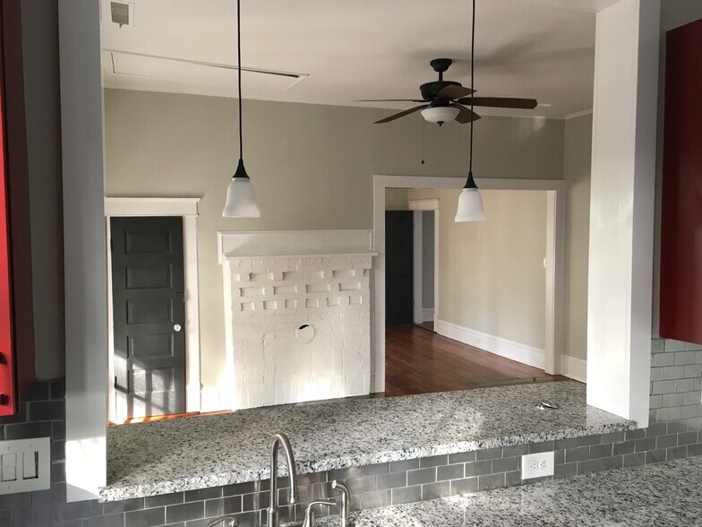 Building Photo - 2331 Englewood Ave