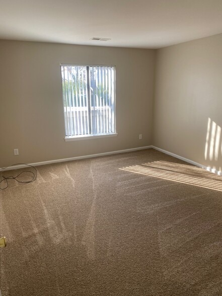 Bedroom 1 - 16150 N Park Dr