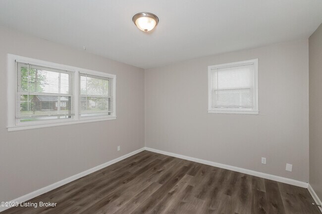 Building Photo - 7300 Betsy Ross Dr