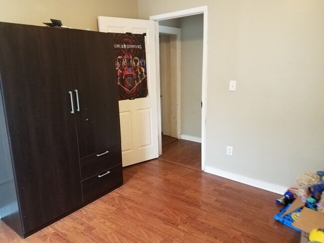 Building Photo - swing1811