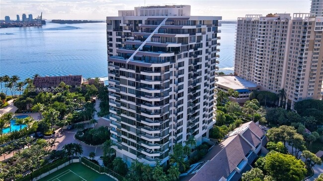 Building Photo - 520 Brickell Key Dr