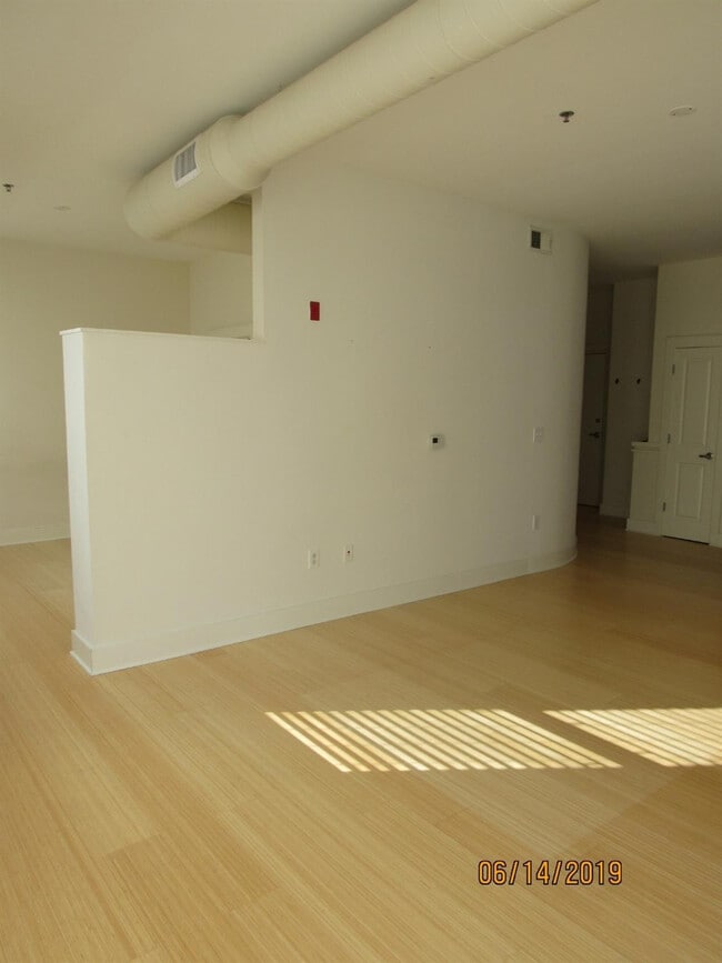 Building Photo - 650 S Mill St