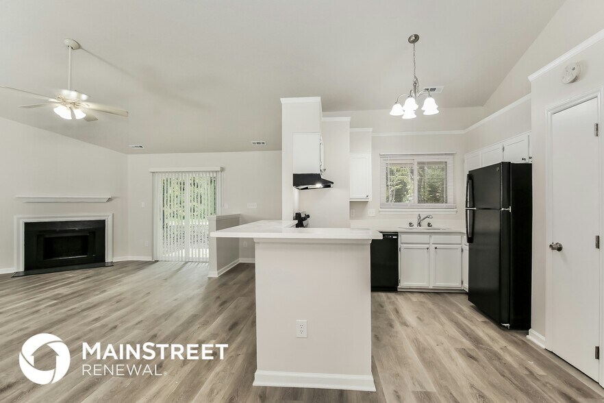 Building Photo - 2 Pipers Glen Ct