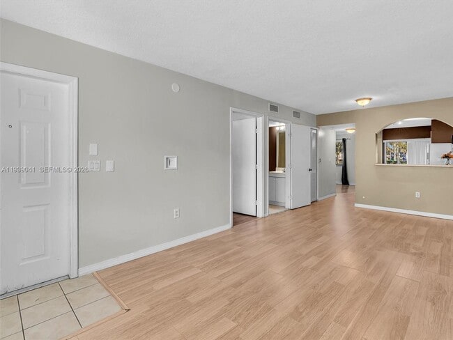 Building Photo - 1271 SE 28th Ct