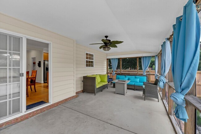 Building Photo - Beautiful brick home with a saltwater pool