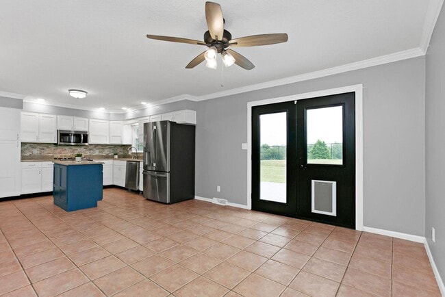 Building Photo - 705 Bon Aire Dr