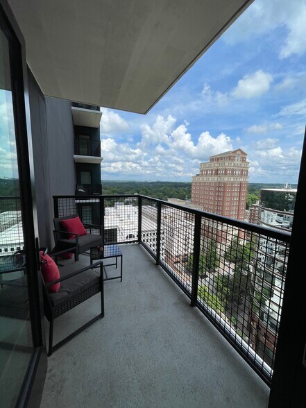 Building Photo - 1375 Peachtree St NE