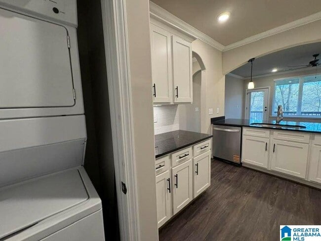 Building Photo - 4401 Lennox Pl