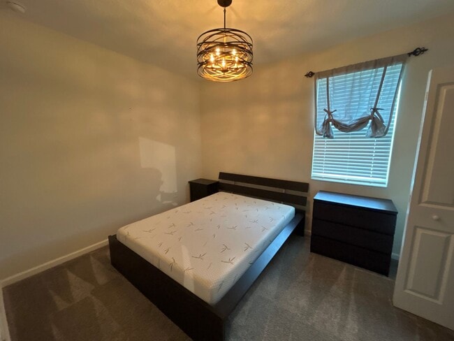 Building Photo - Magnetite Loop