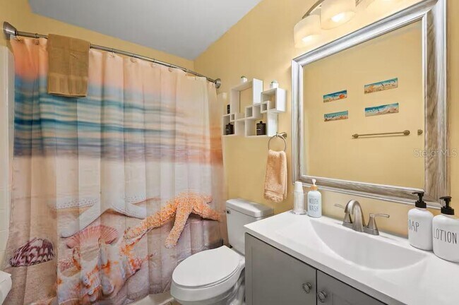 Building Photo - 3 Ryecroft Ln