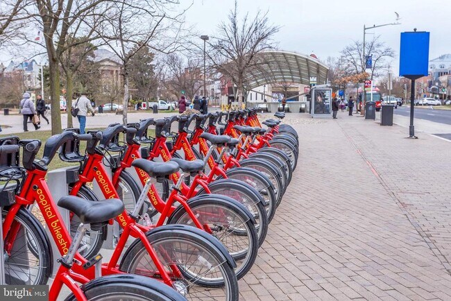 Building Photo - 1620 Massachusetts Ave SE