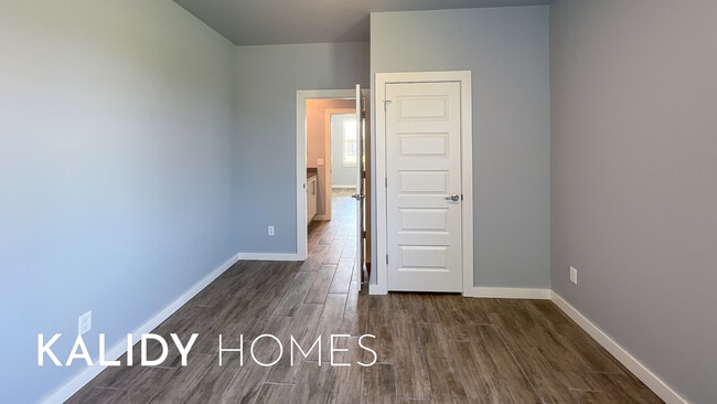 Building Photo - 206 Olde Ml Ct