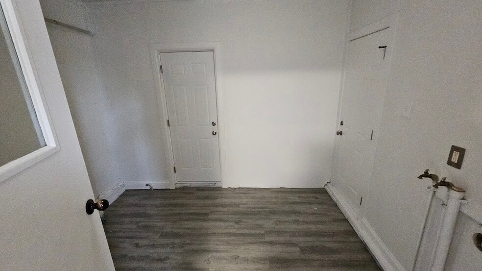 Back Door & Garage Entry - 5474 Terrace Ave