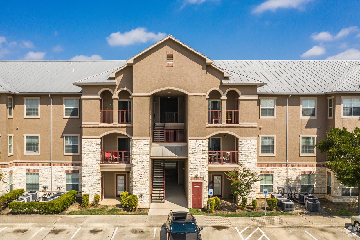 301 converse center st converse tx