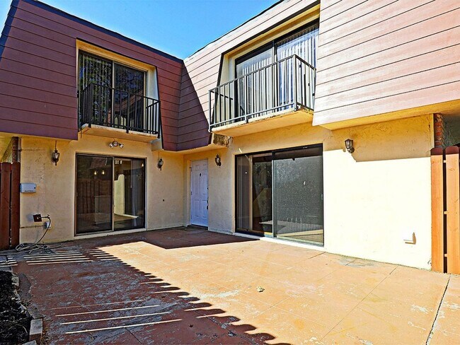 Building Photo - Parkwoods 1556-1