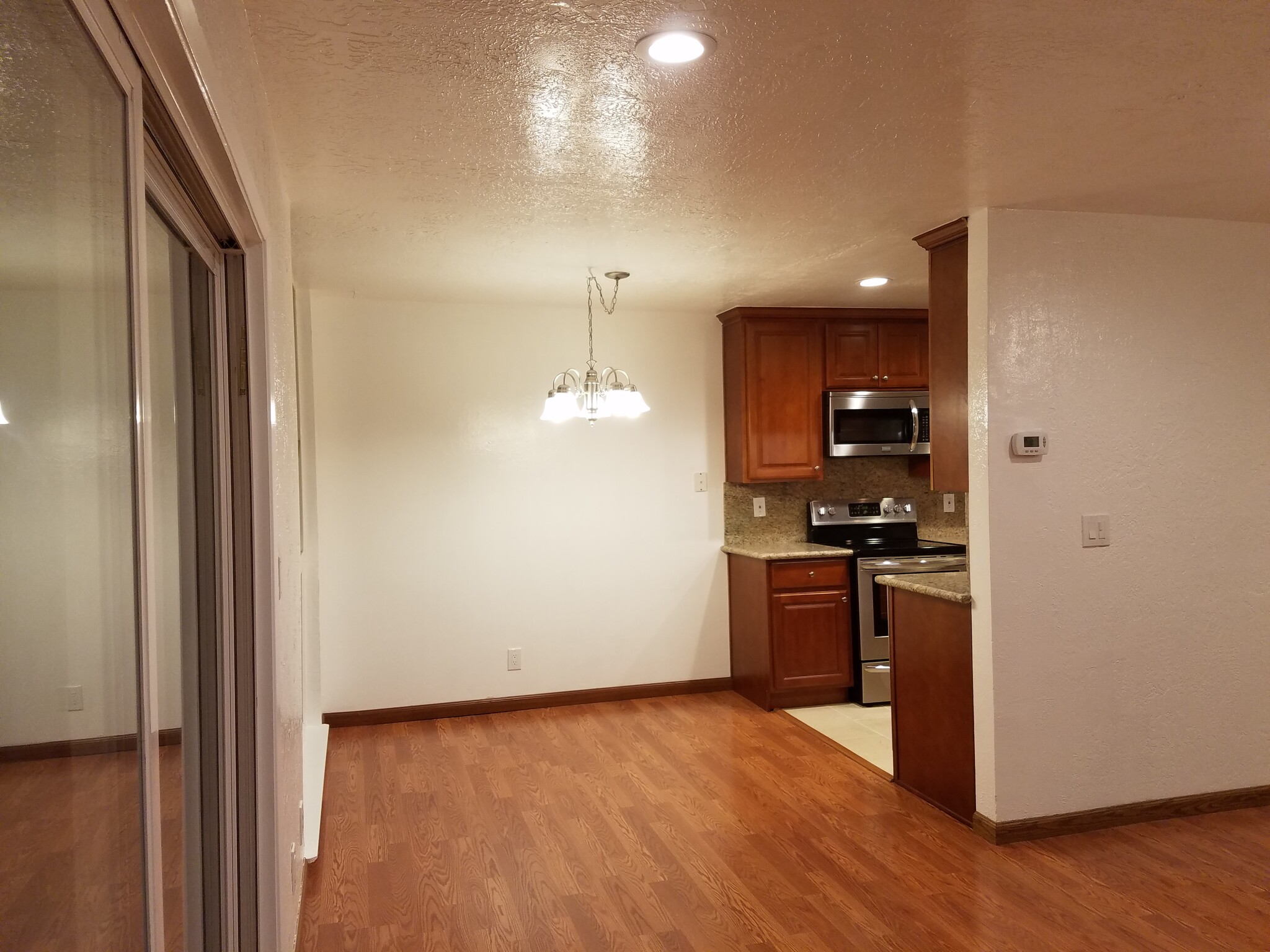 Dining area - 181 Del Medio Ave