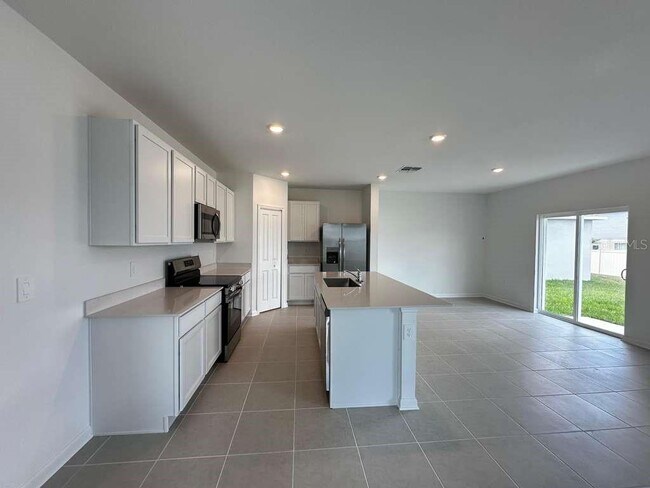 Building Photo - 2154 Chris Dr
